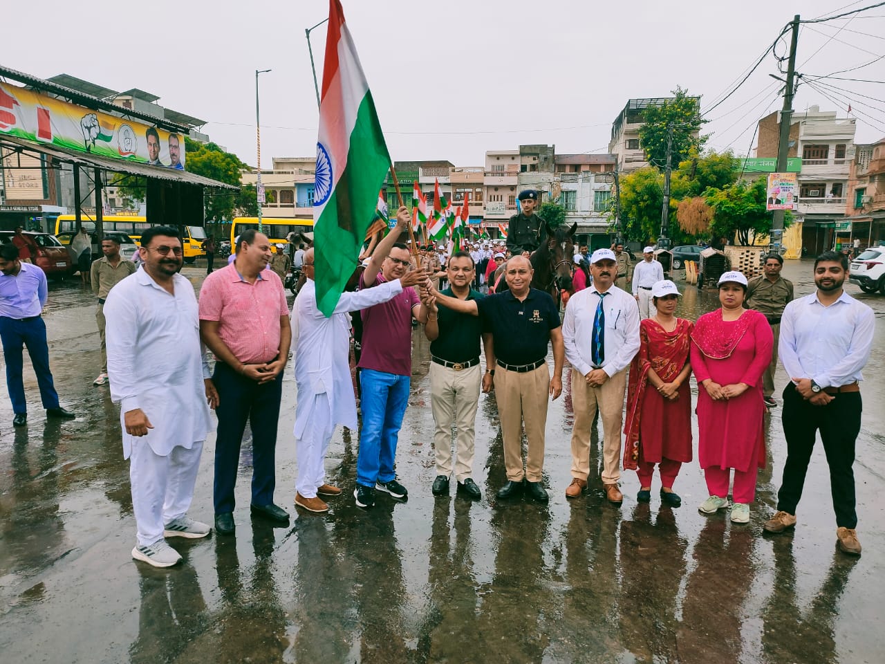 उकलाना के ऑक्सफोर्ड पब्लिक स्कूल में हर्षोल्लास के साथ मनाया गया स्वतंत्रता दिवस